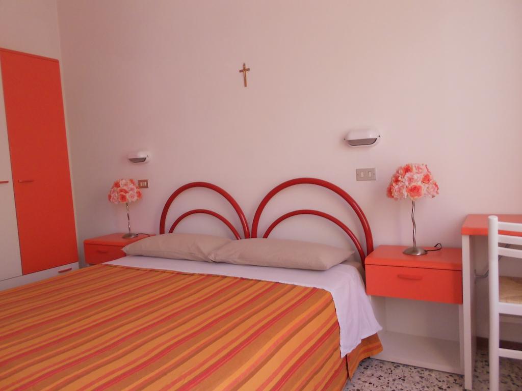 Hotel Villa Dei Platani ベラーリア・イジェア・マリーナ 部屋 写真