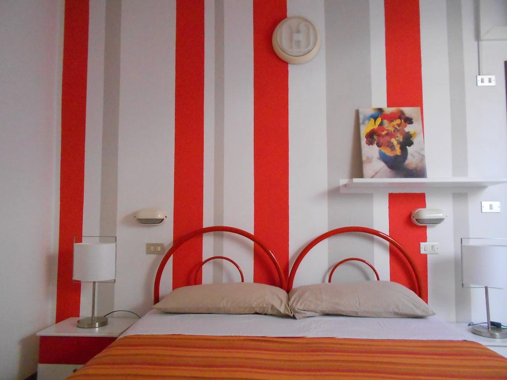 Hotel Villa Dei Platani ベラーリア・イジェア・マリーナ 部屋 写真