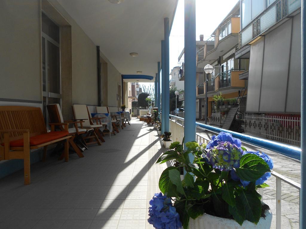 Hotel Villa Dei Platani ベラーリア・イジェア・マリーナ エクステリア 写真