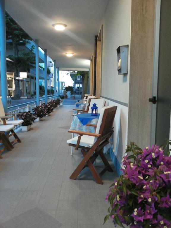 Hotel Villa Dei Platani ベラーリア・イジェア・マリーナ エクステリア 写真